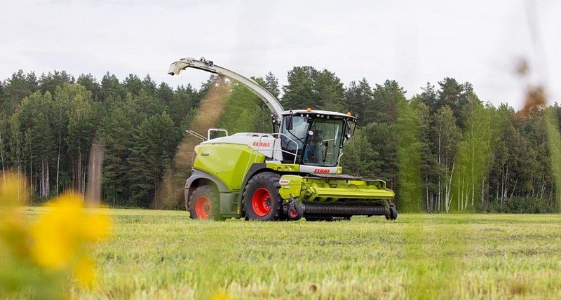 1-Kombain-Claas-Jaguar