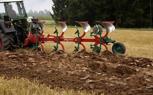 Навесной оборотный плуг Kverneland 150 B