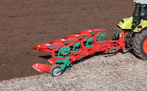 Навесной оборотный плуг Kverneland 150 S