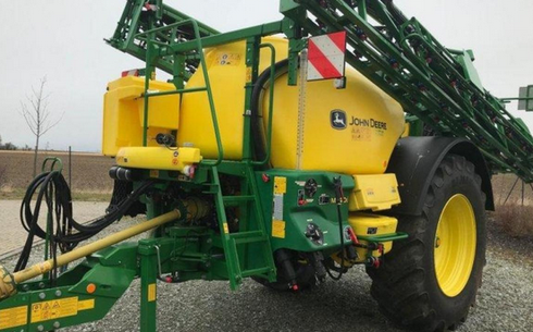 John Deere M740(i) тіркеме бүріккіші