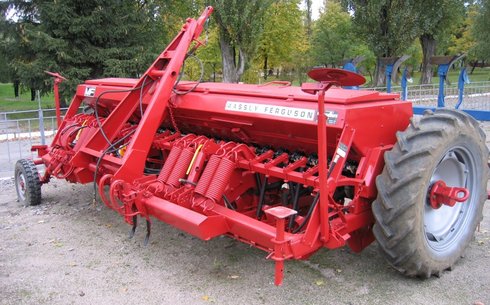 Односекционная механическая зерновая сеялка Massey Ferguson MF 9000