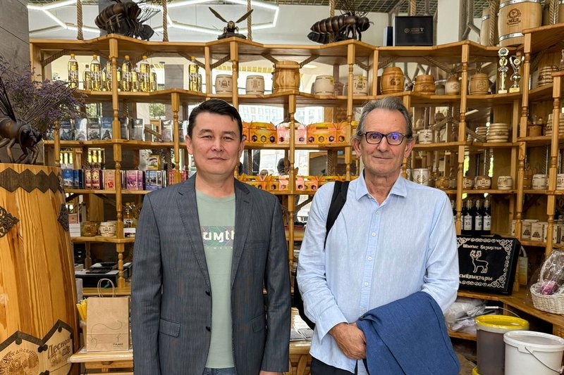 Венгерская компания локализует производство мёда в Казахстане