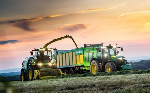 Кормоуборочный комбайн John Deere 8100/8200