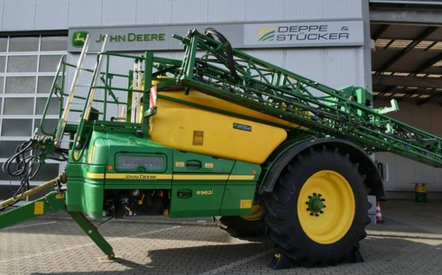 Прицепной опрыскиватель John Deere R962(i)