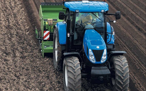 Трактор New Holland T7000