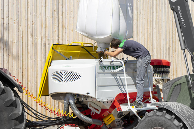 Семенной бункер с продольным разделением