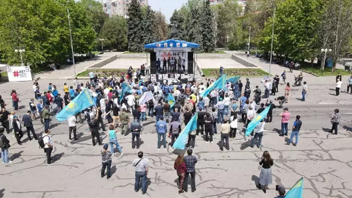 Активисты вышли на площадь имени Шокана Валиханова в Алматы