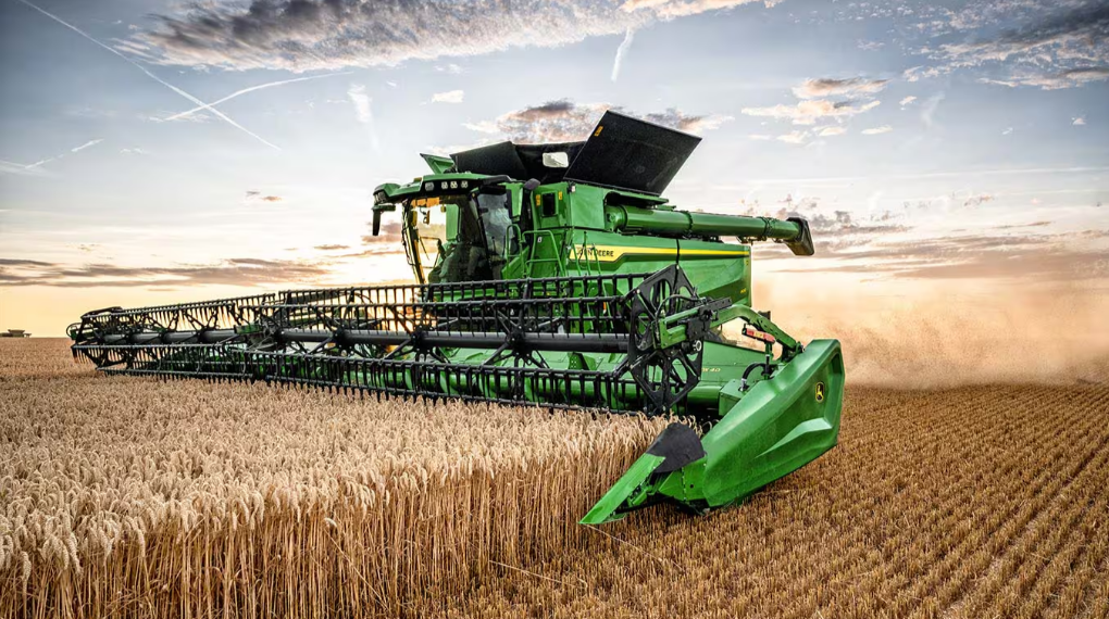 John Deere S700